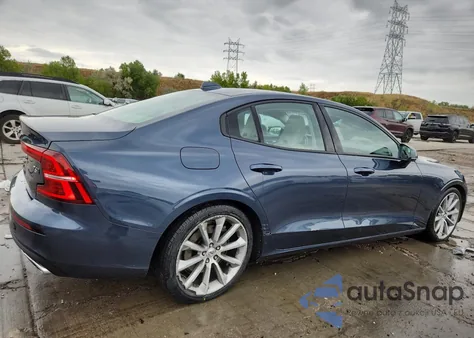 2020 Volvo S60 T6 Momentum z USA, uszkodzony, nr VIN 7JRA22TK4LG056818
